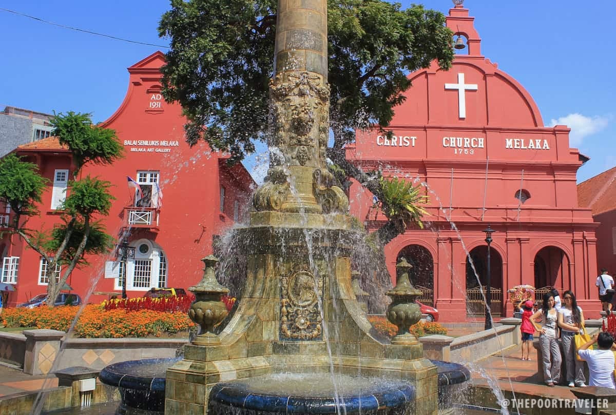 best attractions in melaka to explore Dutch Square