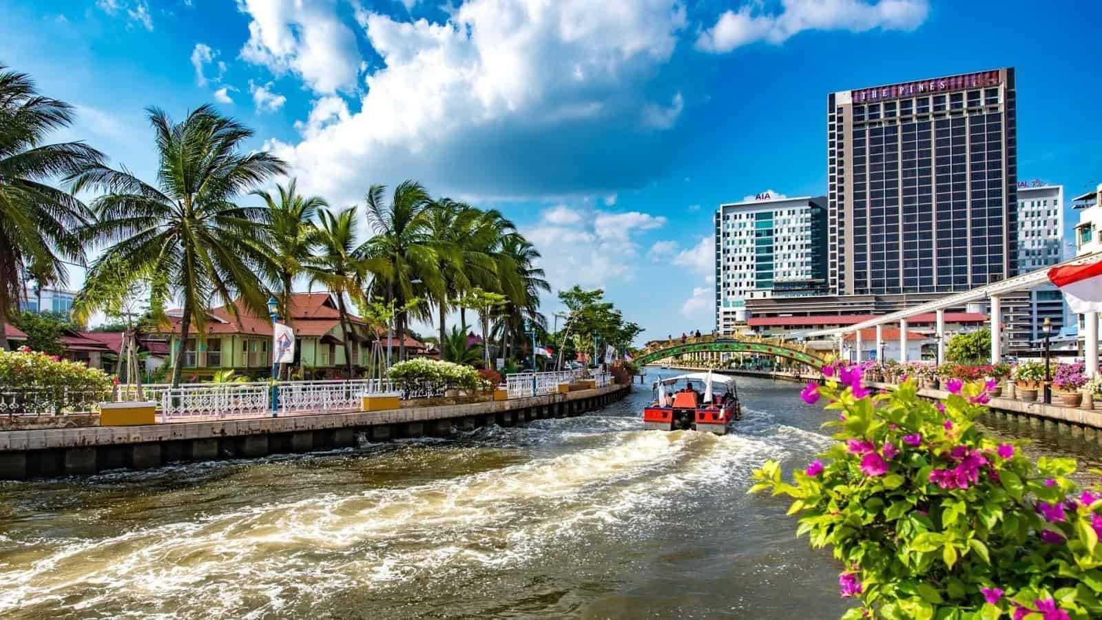 things to do melaka sail river cruise